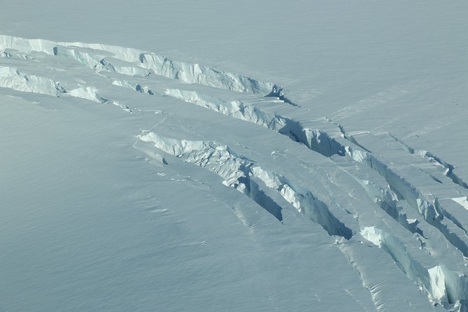Airplane Flight Over Vatnajökull Volcanic Eruption Sites - Preparing for Your Flight