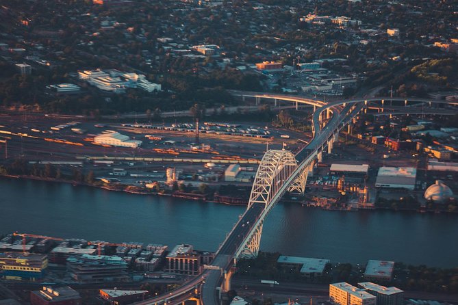 Airplane Flight Tour Over Portland, Oregon - Iconic Sights Over Portland