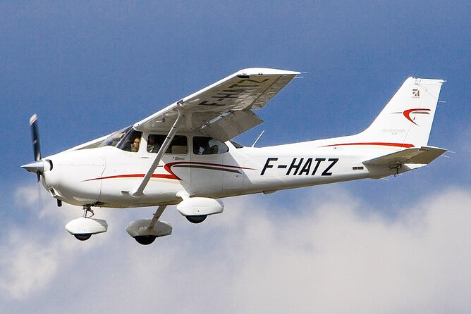 Airplane Transfer Between Ratmalana Airport (Rml) and Sigiriya Airforce Base GIU - Transfer Details