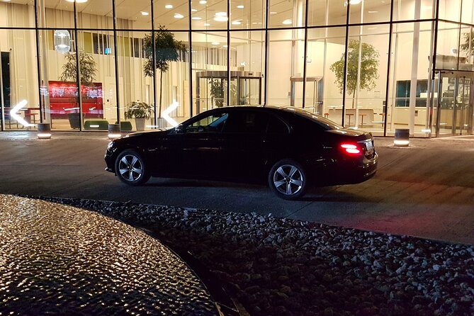 Airport Limousine Transfer: Arlanda Airport to Stockholm City 1-7 Passengers - Private Transportation Experience