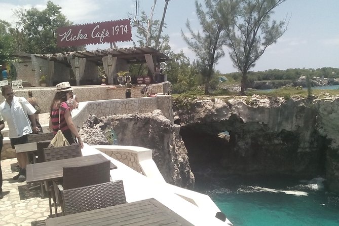 Airport Limousine Transfers Montego Bay Limo Service (Private ) - Pickup and Drop-off