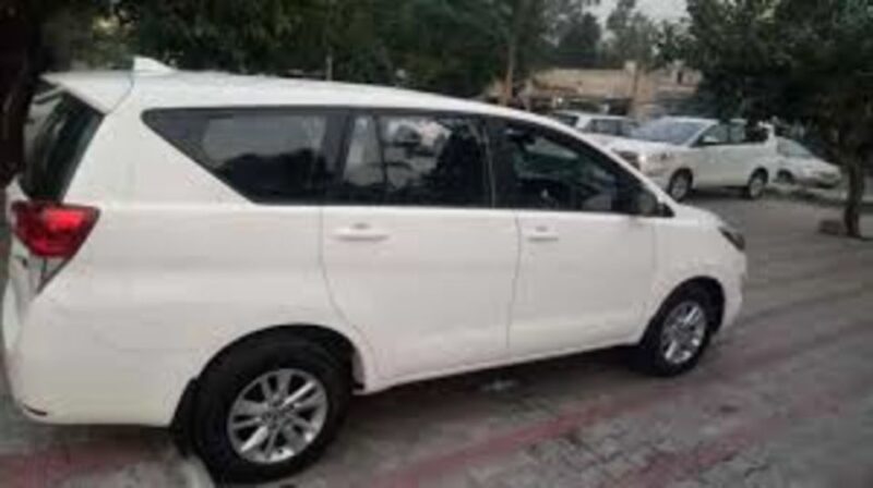Airport Pickup / Drop - off - Vehicle and Amenities