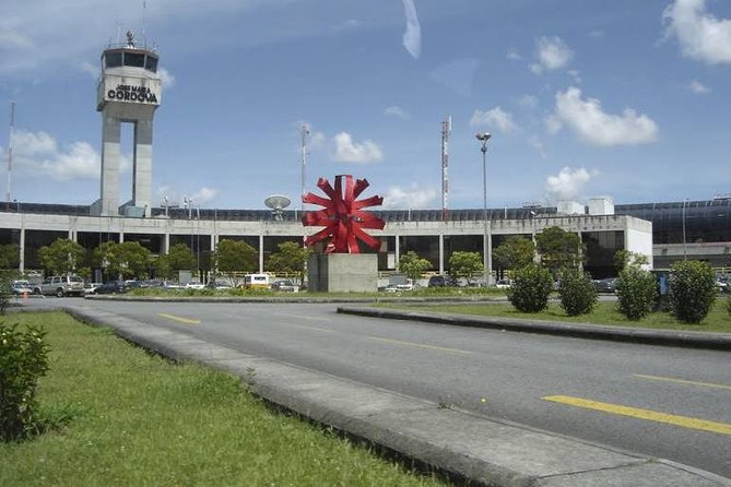 Airport Pickup or Drop Off in Medellín Private Service - Pickup and Drop-off