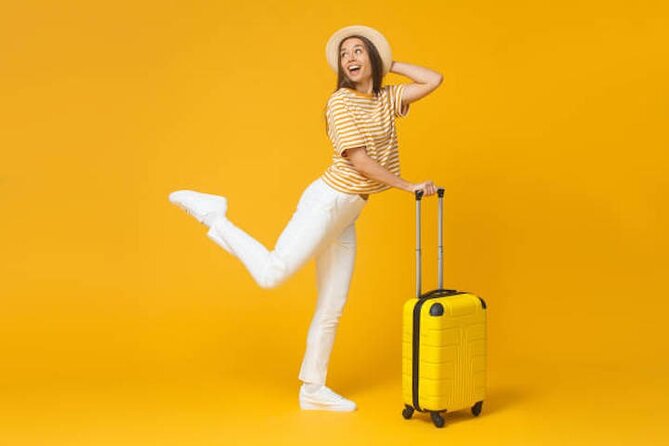 AIRPORT SHUTTLE Between Cairns AIRPORT & Port Douglas (6am-5pm) - Key Service Details