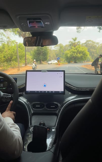 Airport Transfer by Electric Vehicles - Sustainability Commitment