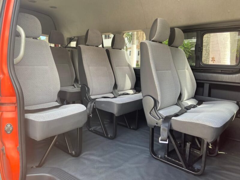 Airport Transfer: Cancun Airport to Cancun Hotels - Vehicle Capacity