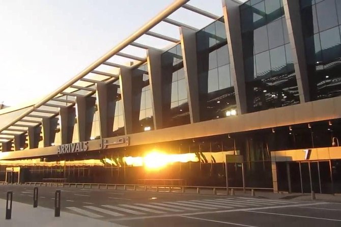 Airport Transfer From Airport to Cairo or Giza Hotel - Included in the Transfer