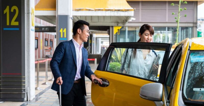 Airport Transfer From TAN SON NHAT Airport to HO CHI MINH - Service Features