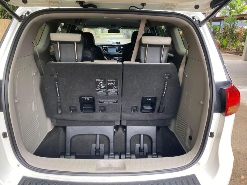 Airport Transfer To/From Palm Cove - Private Group Experience