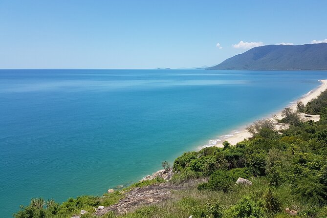 Airport Transfers Between Cairns Airport and Cairns City - Vehicle and Accessibility Features