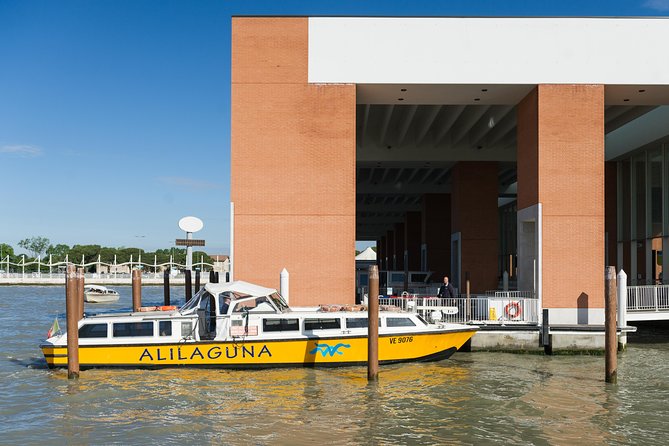 Airport - Venice Waterbus Ticket - Navigating to the Waterbus Dock