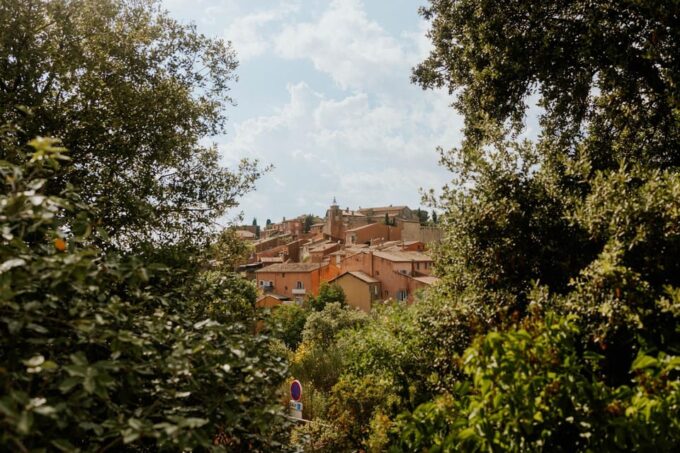 Aix and Marseille: the Best of Luberon: Gordes & Rousillon - Airelles Hotel & Restaurant