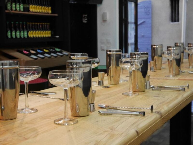 Aix-en-Provence: Cocktail Workshop in a Producer Bar - Technical Explanation on Cocktails