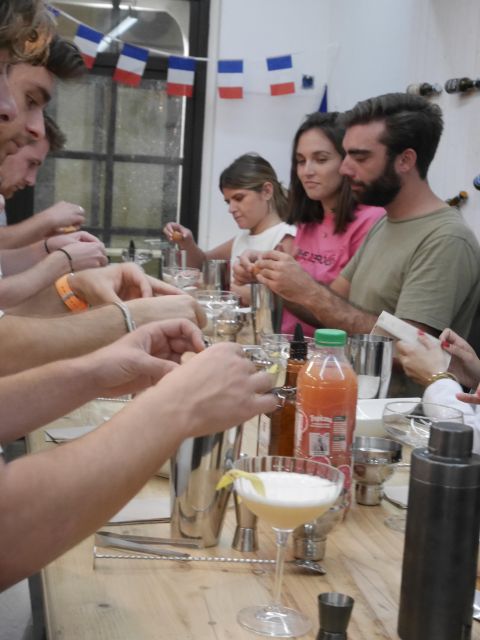 Aix-en-Provence: Cocktail Workshop in a Producer Bar - Bar Equipment and Resources