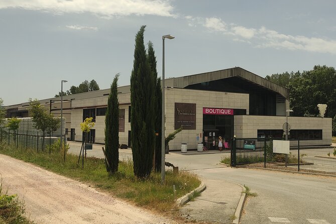 Aix-En-Provence Living Market Tour With a Local - Confirmation and Accessibility