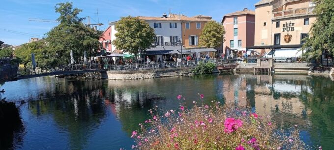 Aix-en-Provence: Provençal Market & Villages Guided Day Trip - Pricing and Booking Details
