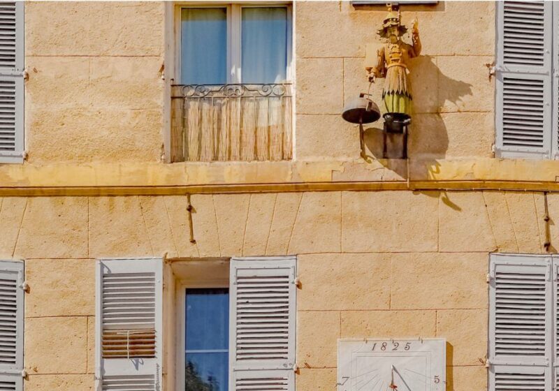 Aix-en-Provence: Scavenger Hunt and Self-Guided Tour - Navigating the City