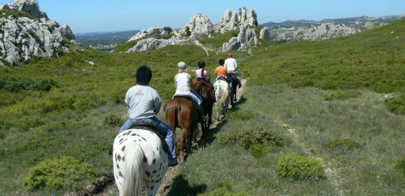 Aix & Marseille: Sainte Victoire Horse Ride, Picnic & Wine - Provencal Appetizers and Relaxation