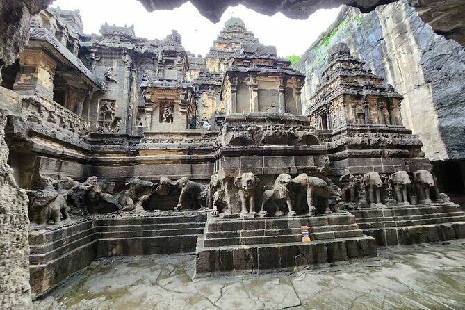 Ajanta and Ellora Caves Full Day Sight Seeing Tour Aurangabad - Exploring the Ajanta Caves