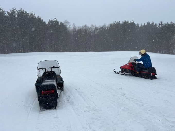 Akita: 1-Hour Snowmobile Riding for Beginner (Single-Seater) - Facilities and Amenities at the Resort