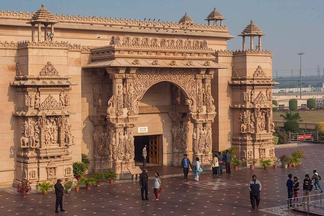 Akshardham: Exhibition, Light and Water Show With Transfers - Accessibility and Participation
