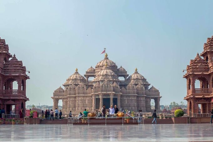 Akshardham: Exhibition, Light and Water Show With Transfers - Frequently Asked Questions