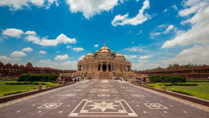 Akshardham Temple Tour Exhibition, Light & Water Show by Car - Sahaj Anand Water Show