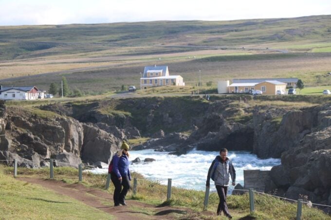 Akureyri: Day Trip to Goðafoss, Lake Mývatn & Nature Baths - Exploring Goðafoss Waterfall