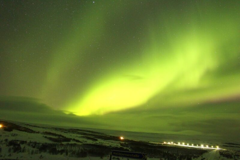 Akureyri: Private Northern Lights Tour With Transfer & Snack - Duration and Price