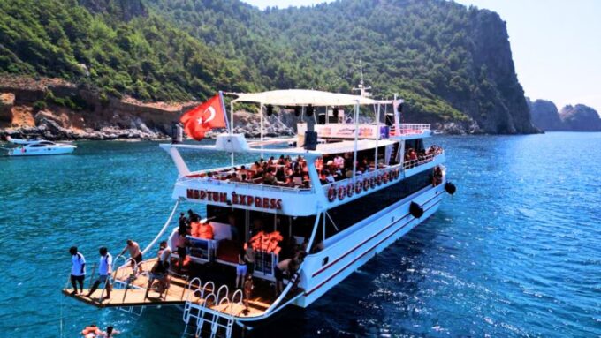 Alanya: Comfort Catamaran Cruise - Meeting Point and Ratings