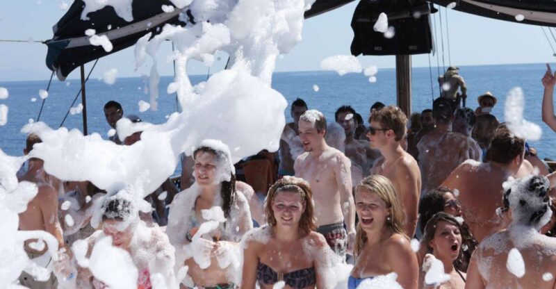 Alanya: Disco Boat Tour With Foam Party and Unlimited Drinks - Experience Highlights