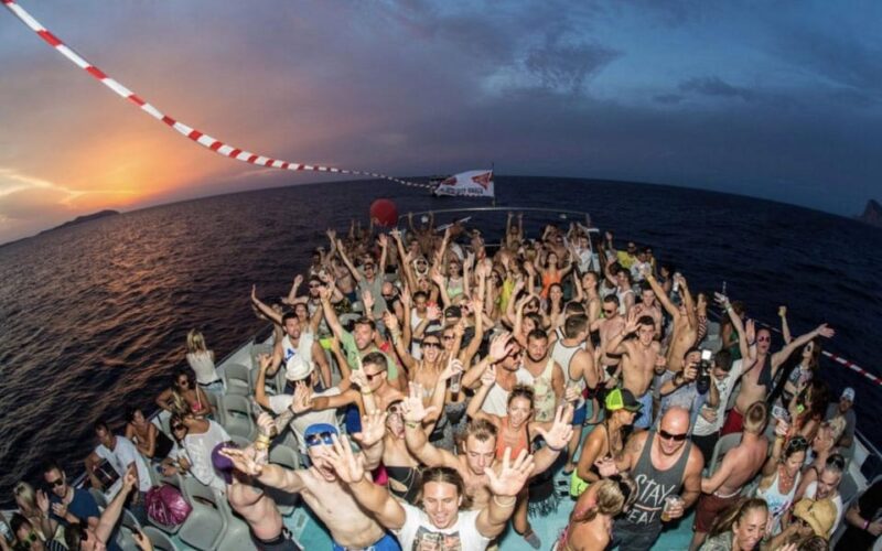 Alanya Optional Alcoholic Sunset Boat Cruise and Foam Party - Customer Reviews and Ratings