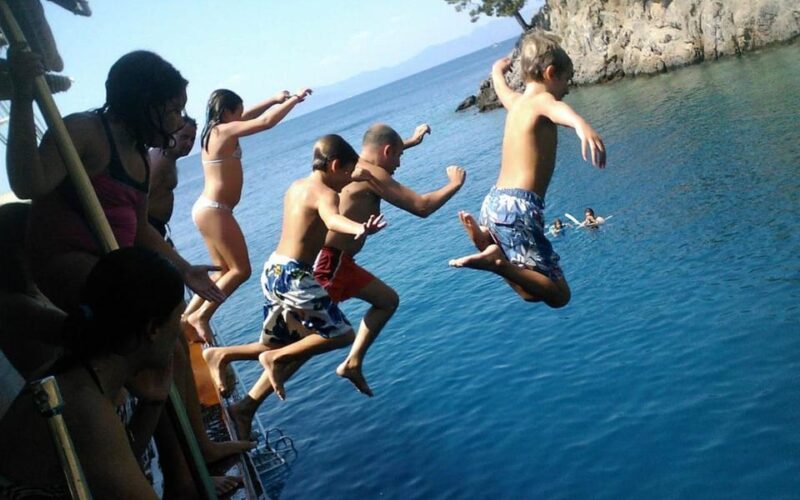Alanya: Pirate Boat Tour With Lunch and Swimming Stops - Important Information