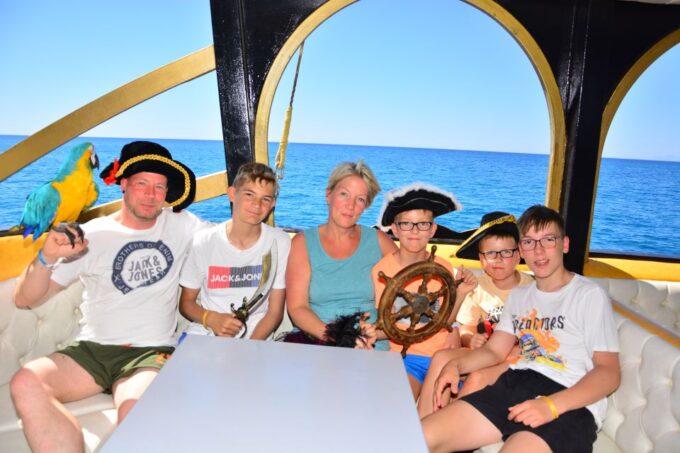 Alanya: Pirate Boat Trip With Meal, Drinks and Pickup Option - Cruise Route and Activities