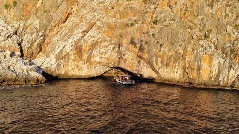 Alanya Relax Coastal Boat Tour With Lunch and Swimming - Itinerary