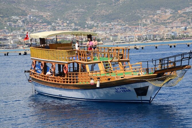 Alanya Relaxing Boat Tour With Lunch, Soft Drinks & Transfer - Pickup Information