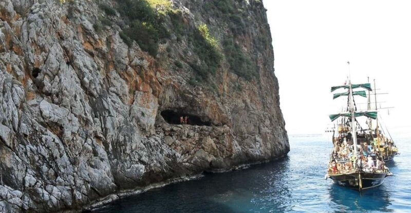 Alanya Relaxing Family Boat Tour Without Foam And Loud Music - Amenities and Services