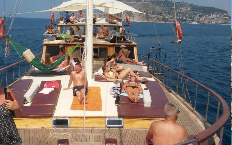 Alanya Relaxing Family Boat Tour Without Foam And Loud Music - Customer Reviews and Ratings