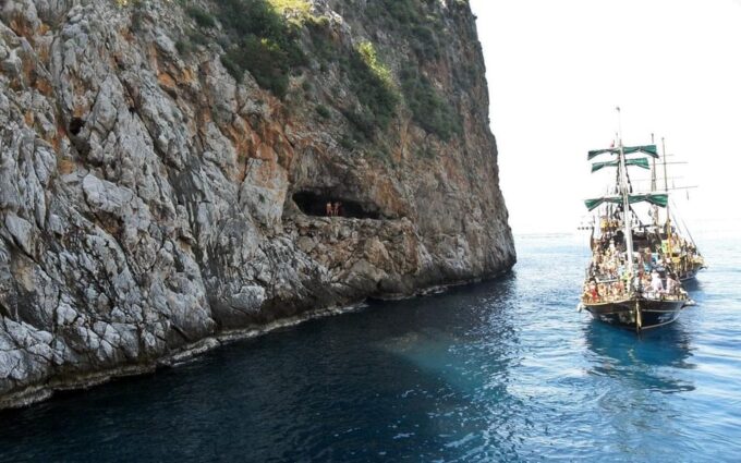 Alanya Relaxing Family Boat Tour Without Foam And Loud Music - Comfortable and Relaxed Atmosphere