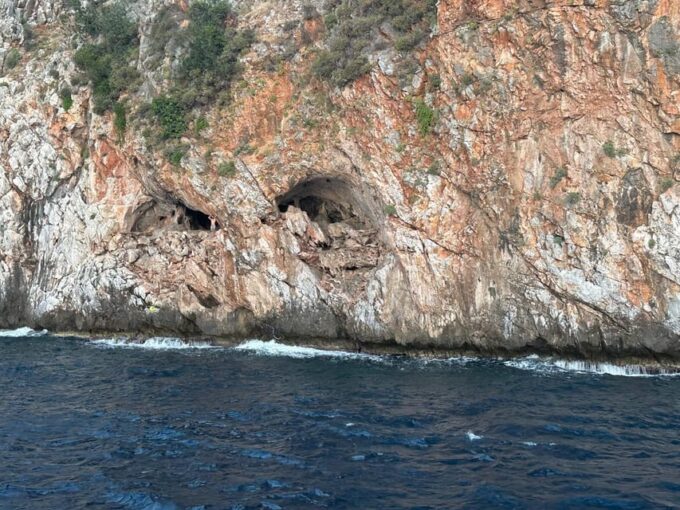 Alanya: Starcraft Yacht Tour With Lunch, Swimming, & DJ - Languages and Communication