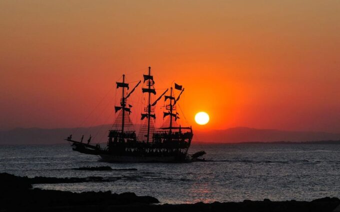 Alanya: Sunset Boat Includes Soft Drinks And Dinner - Food and Refreshments Included