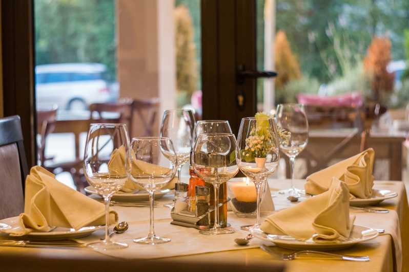Alanya: Table Reservation With View and Hotel Transfer - Services Offered