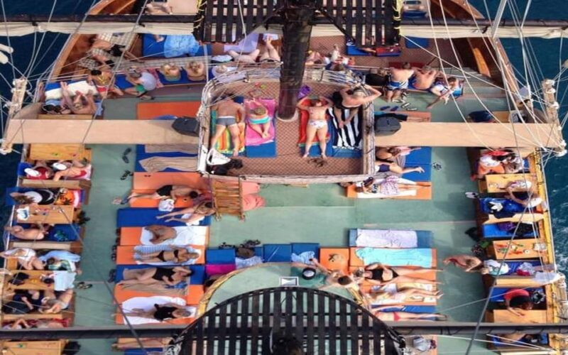 Alanya:Catamaran Tour With Lunch&Soft Drinks Animation Shows - Itinerary and Activities