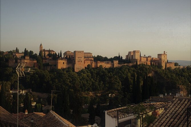 Albaicín and Sacromonte Sunset Tour + Flamenco Show - Admiring Sacromonte Sunset