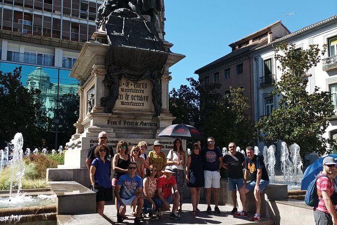 Albaicín and Sacromonte Walking Tour and Flamenco Show - Accessibility and Group Size