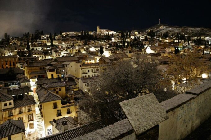 Albayzin and Sacromonte Private Tour at Sunset - Suitability and Transportation