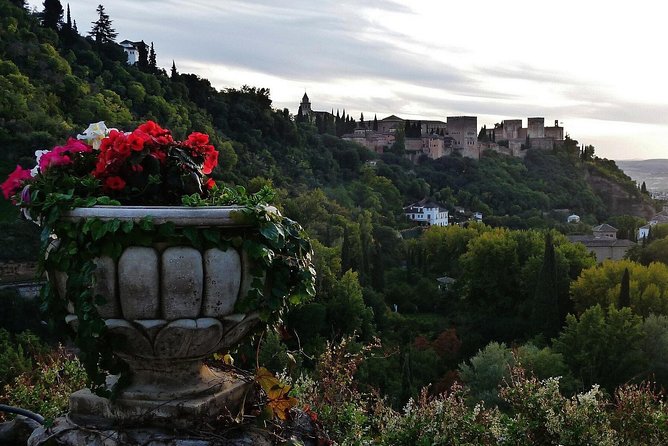 Albayzin and Sacromonte Private Tour at Sunset With Tapas - Cancellation Policy