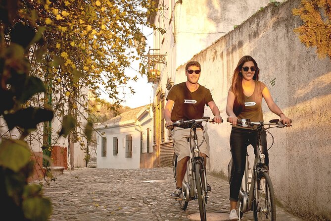 Albayzin Express Electric Bike Tour With Play Granada - Small-Group Atmosphere