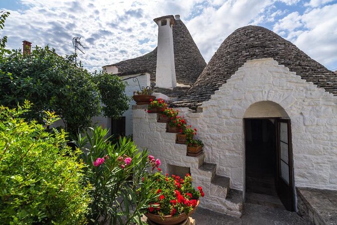 Alberobello Walking Tour With Aperitif - Meeting Details