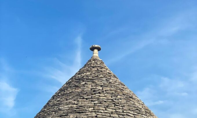 Alberobello: Walking Tour With Food Tasting and Aperitif - Engaging Local Guide